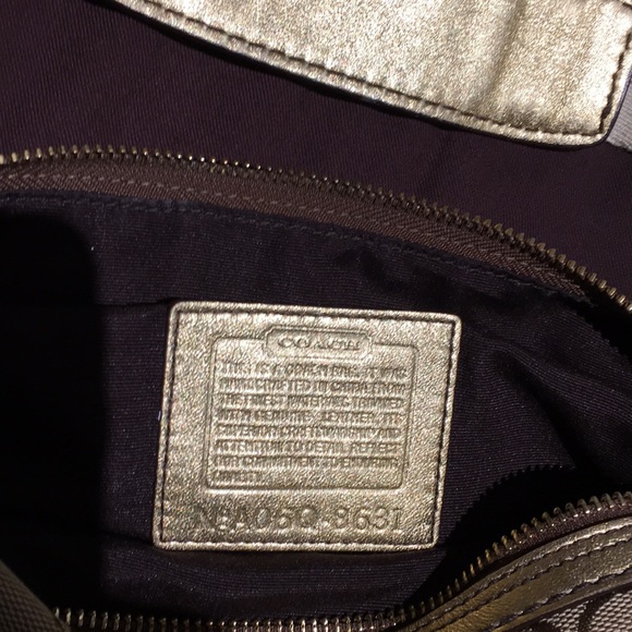 Authentic Coach Bag.with Gold detail - Picture 2 of 3
